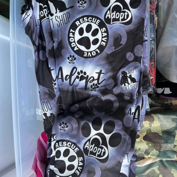 Adopt Rescue Save Love Leggings w/Pockets - Picture 1 of 2